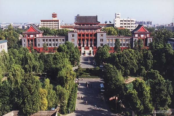 四川大学
